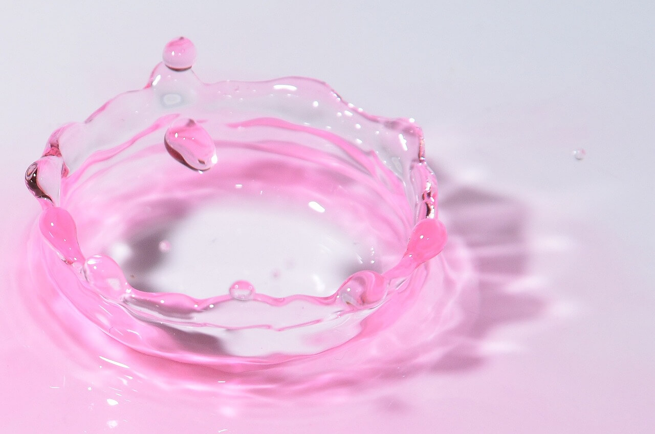 ピンクの液体
